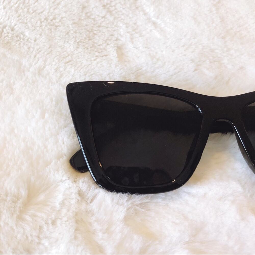 Kiara Glossy Black Full Rim Cat Eye Sunglasses - Picture 4 of 10